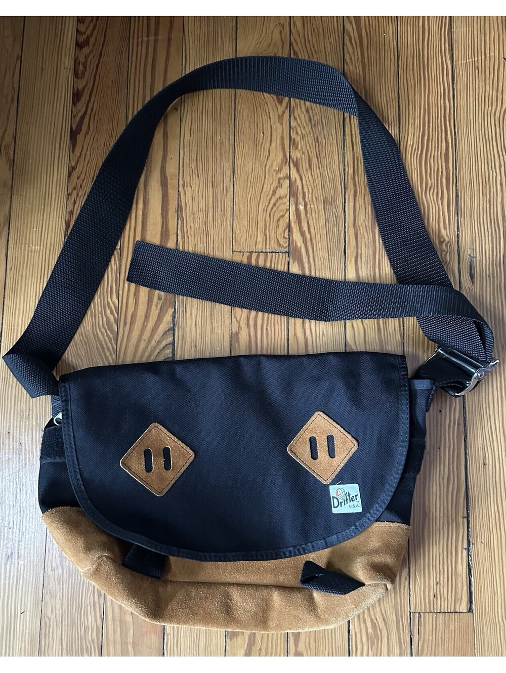 Drifter USA Town Messenger Bag